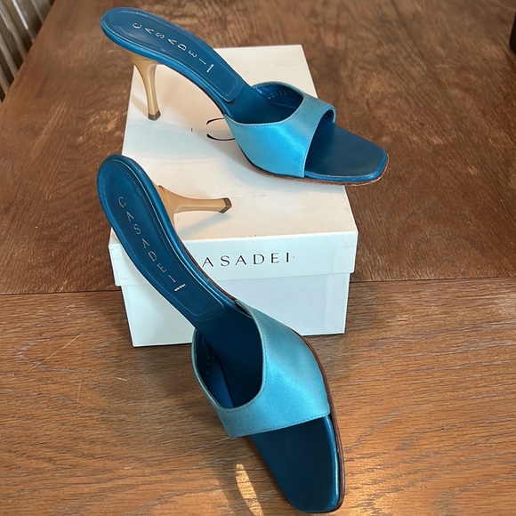 Casadei blue size 8 slip on heels - Picture 3 of 3